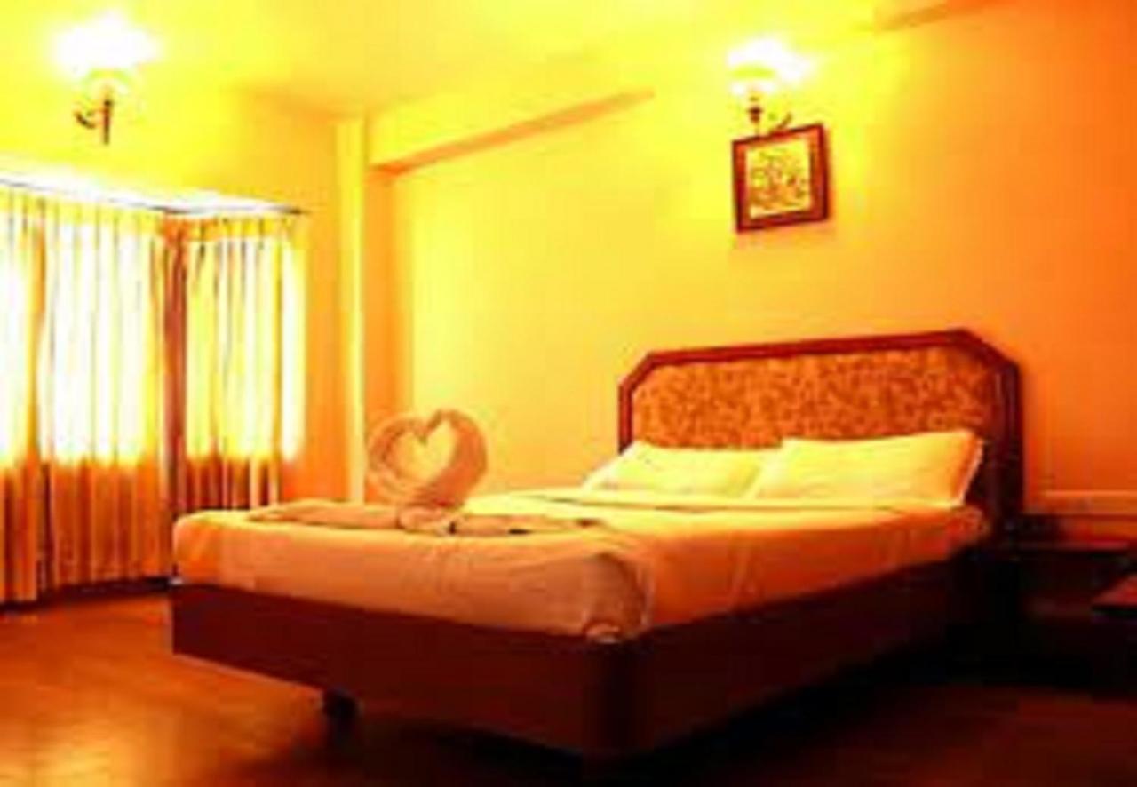 Hotel Blue Bird Ooty Εξωτερικό φωτογραφία