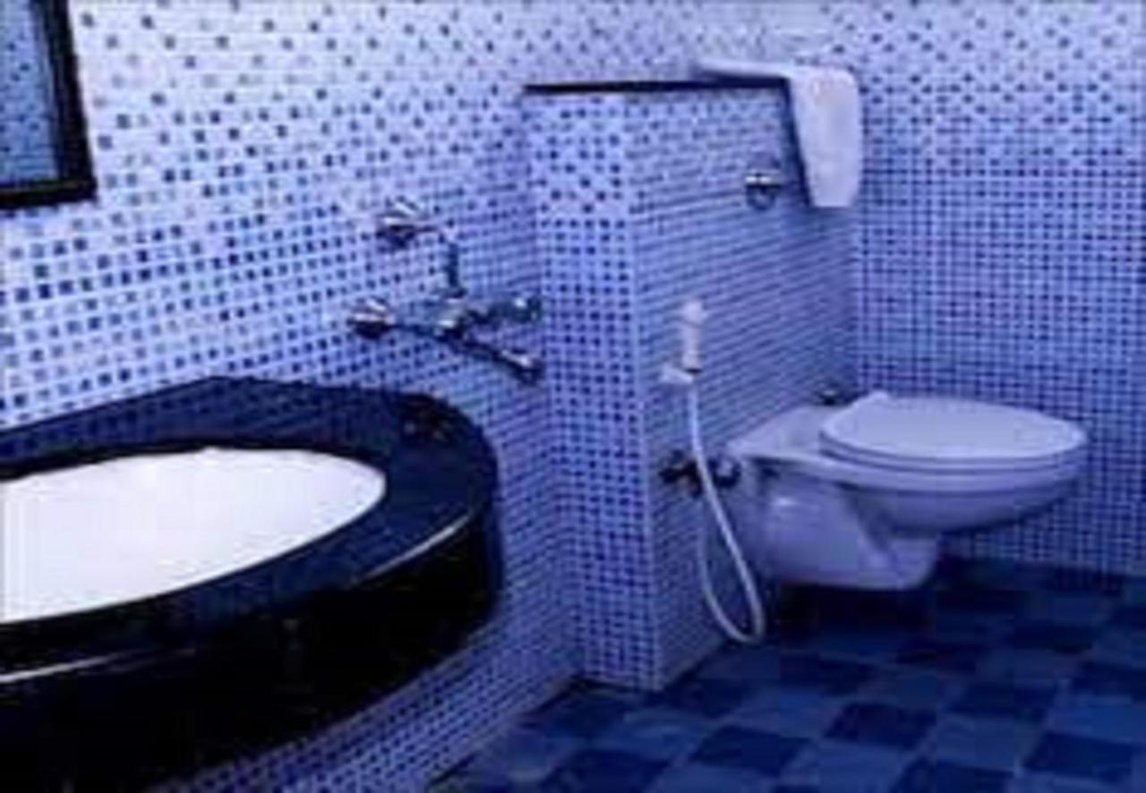 Hotel Blue Bird Ooty Εξωτερικό φωτογραφία