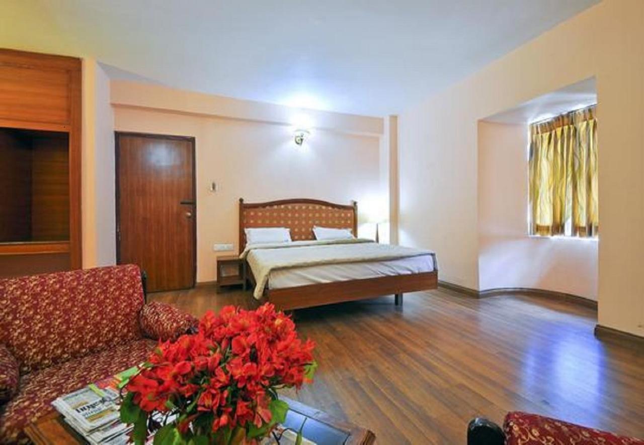 Hotel Blue Bird Ooty Εξωτερικό φωτογραφία