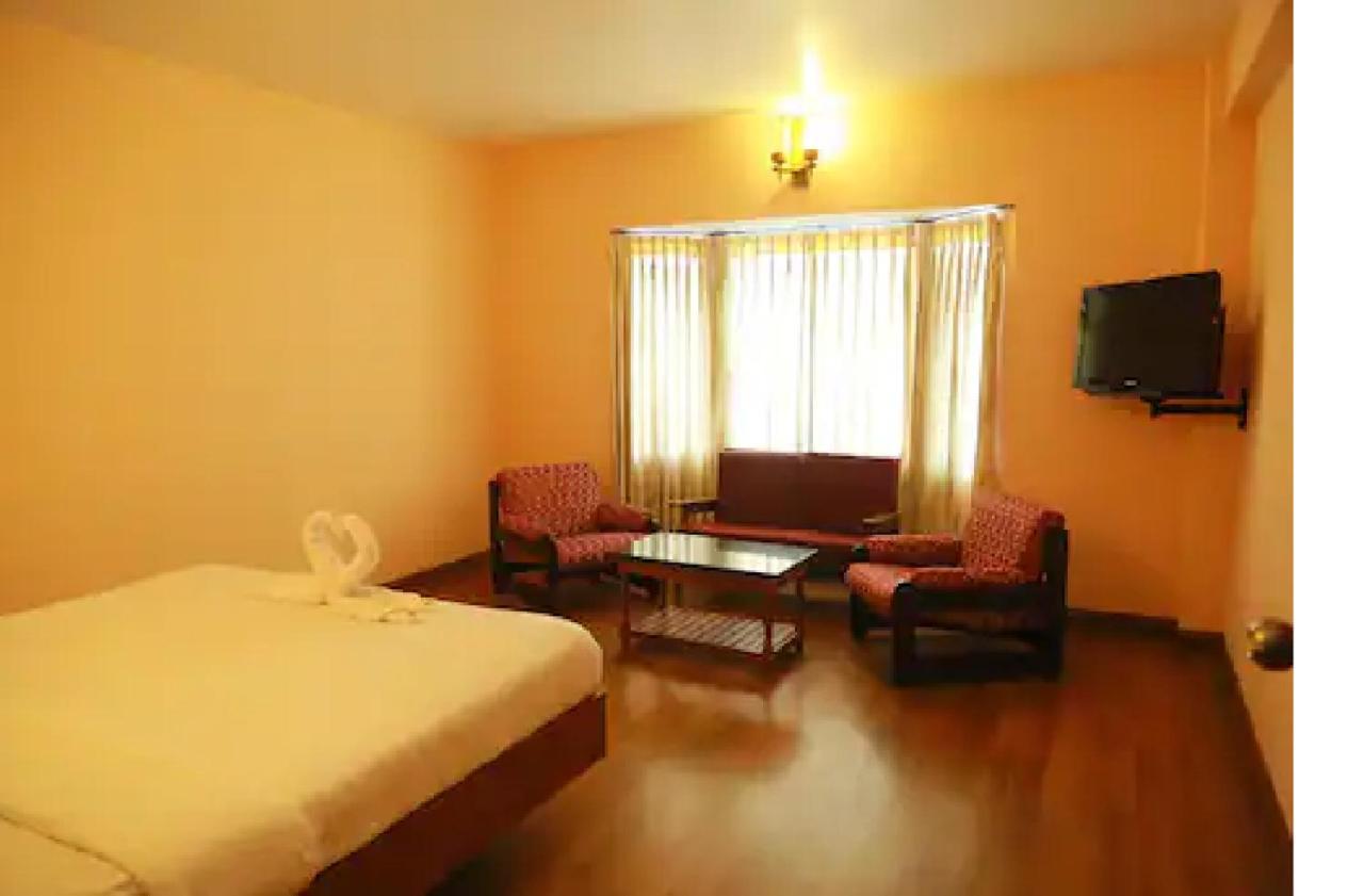 Hotel Blue Bird Ooty Εξωτερικό φωτογραφία