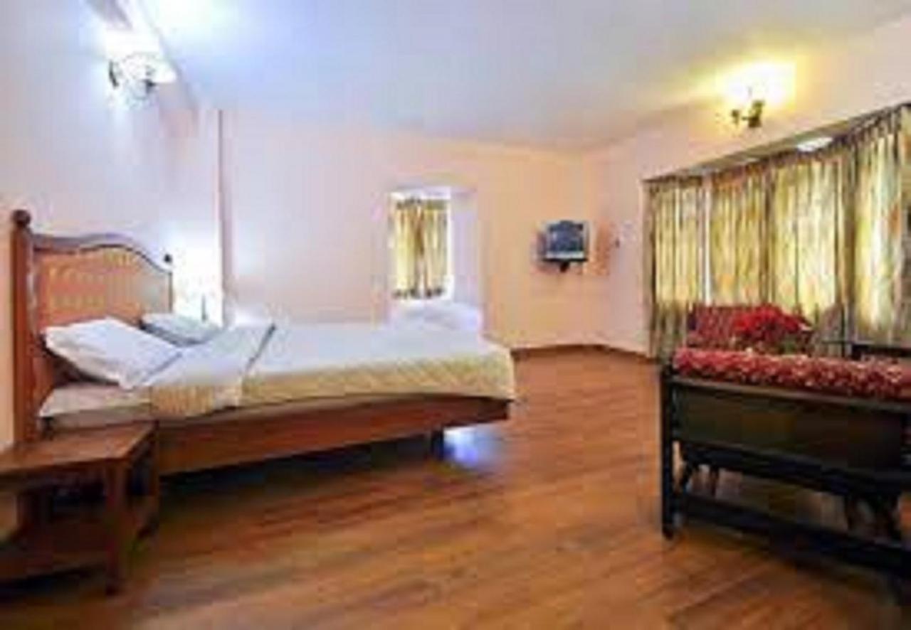 Hotel Blue Bird Ooty Εξωτερικό φωτογραφία