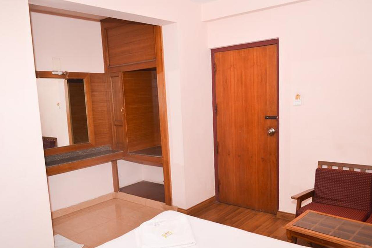 Hotel Blue Bird Ooty Εξωτερικό φωτογραφία