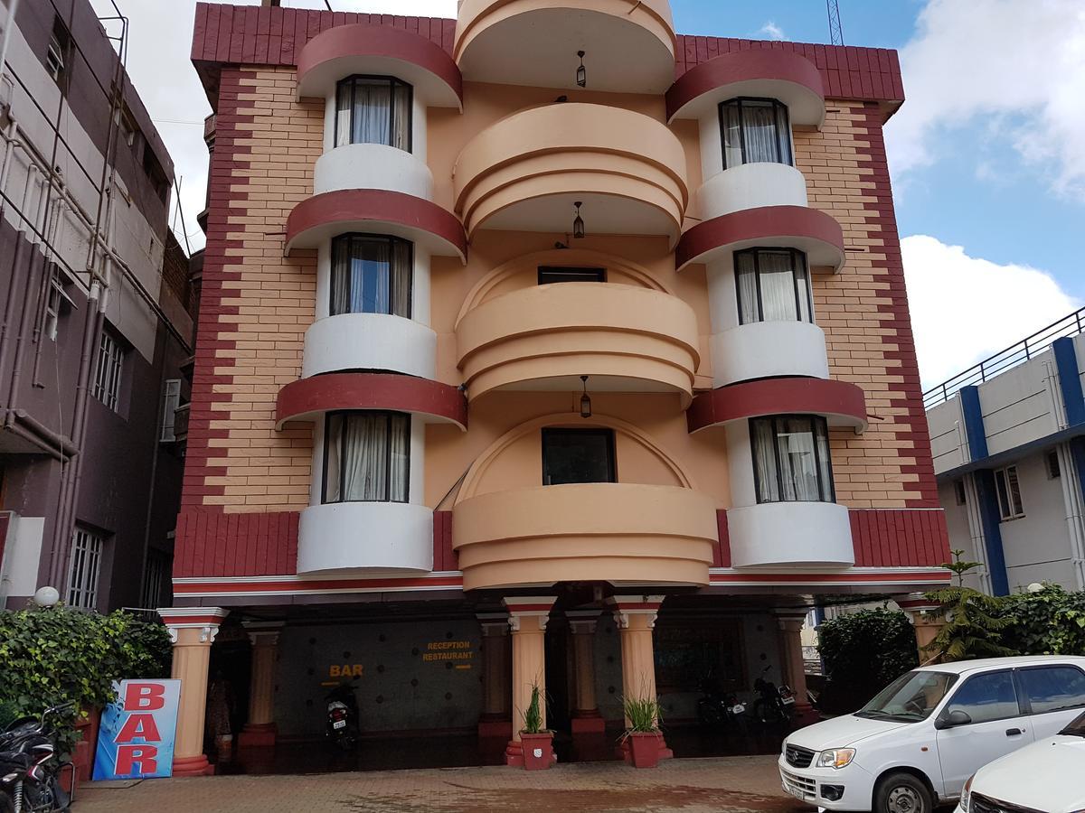 Hotel Blue Bird Ooty Εξωτερικό φωτογραφία
