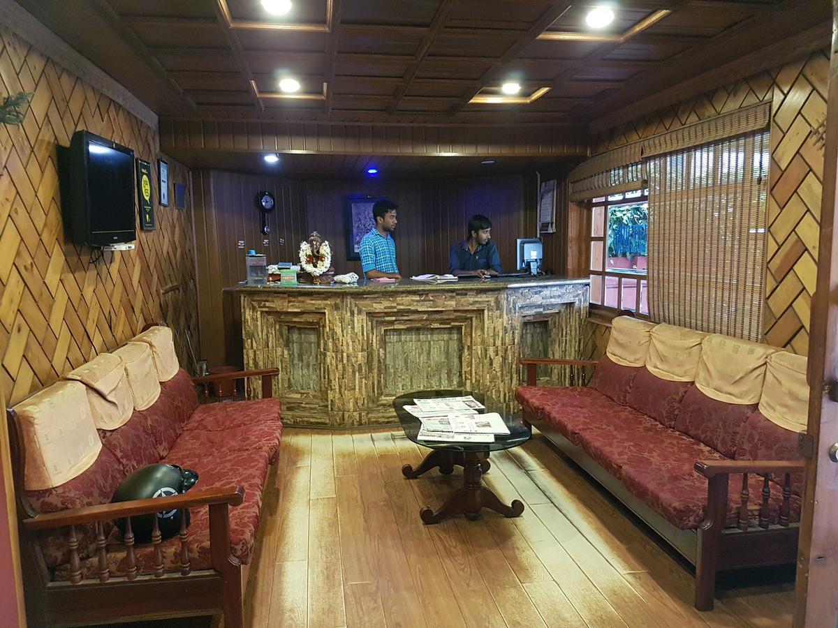 Hotel Blue Bird Ooty Εξωτερικό φωτογραφία
