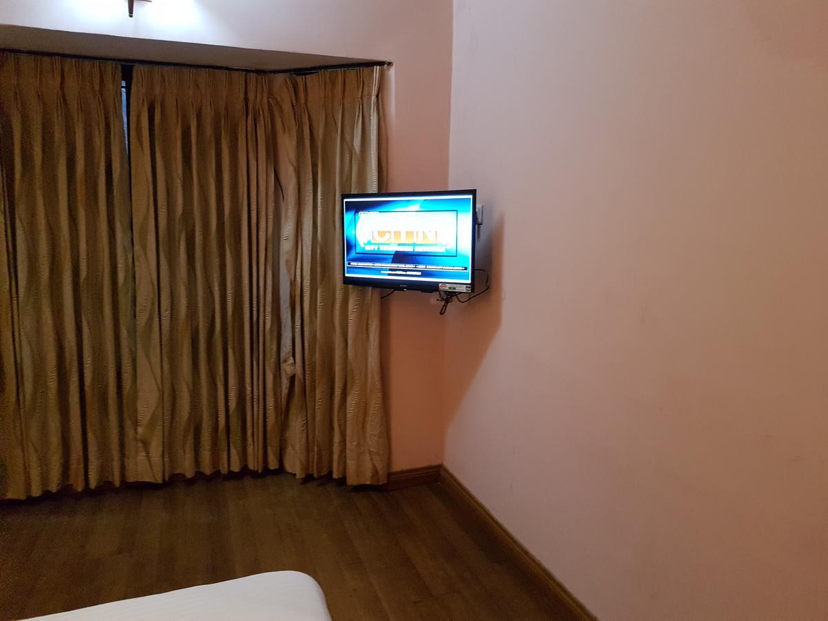 Hotel Blue Bird Ooty Εξωτερικό φωτογραφία