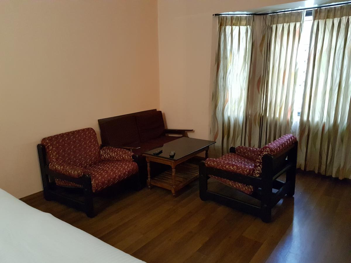 Hotel Blue Bird Ooty Εξωτερικό φωτογραφία