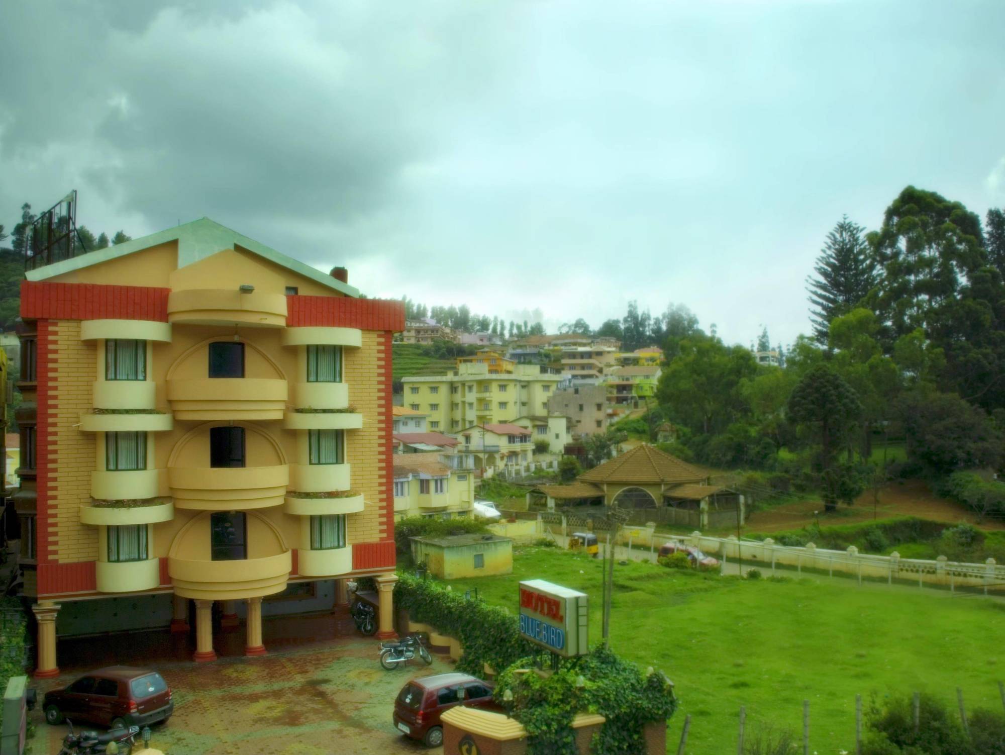 Hotel Blue Bird Ooty Εξωτερικό φωτογραφία