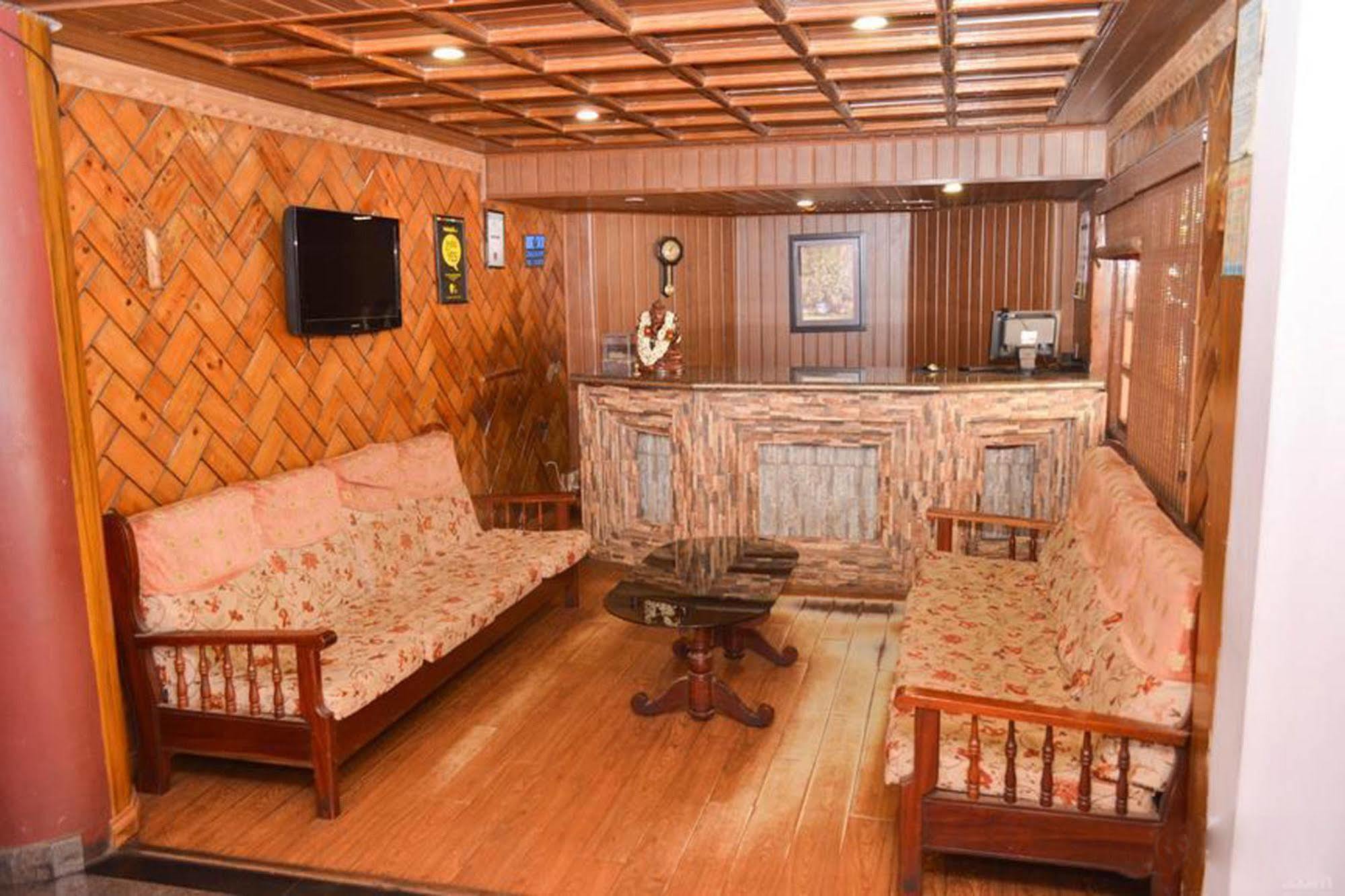 Hotel Blue Bird Ooty Εξωτερικό φωτογραφία